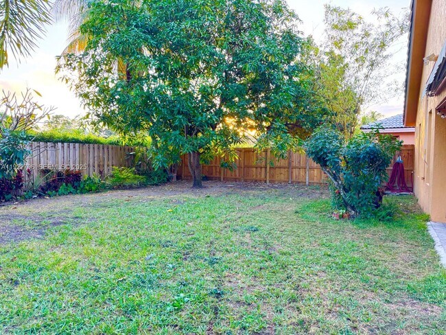 Building Photo - 15430 SW 143rd Terrace