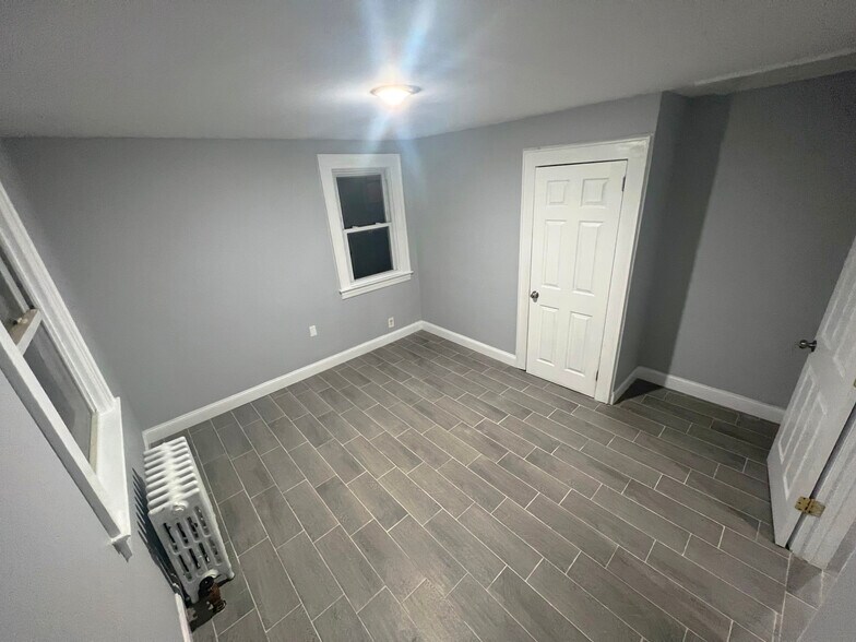 Bedroom #1 - 19 Parkview Ter