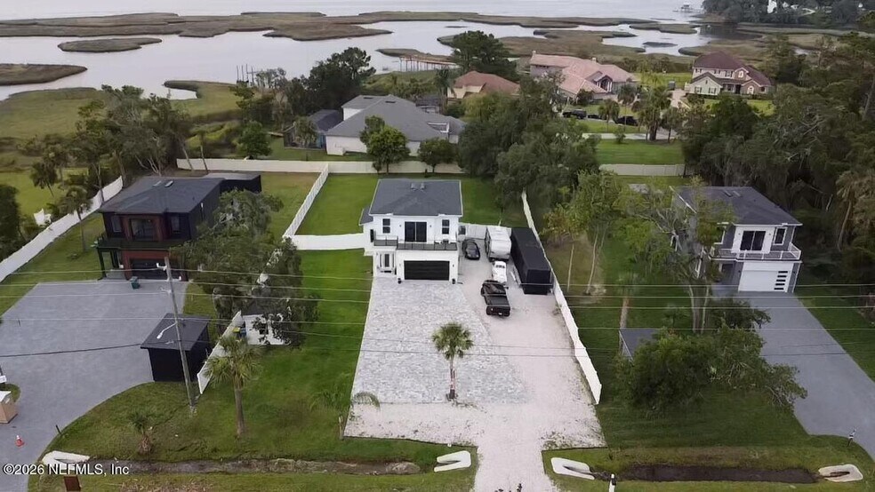 Building Photo - 5395 Heckscher Dr