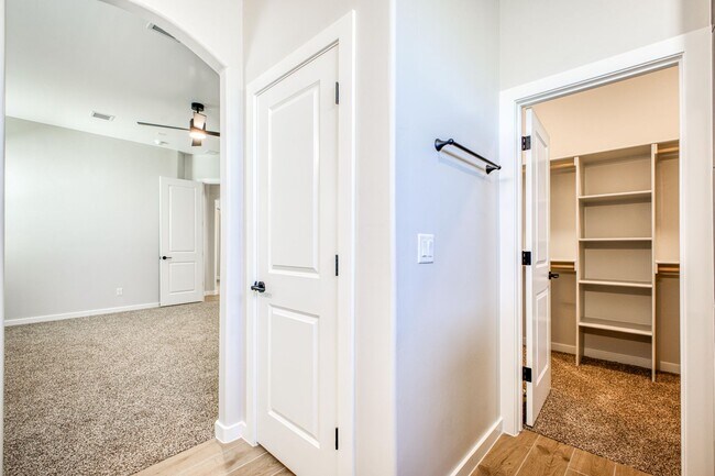 Building Photo - Beautiful East side House 4 bed-2.5 baths, part of The  Club that includes Swimming Pool, Gym, Te...