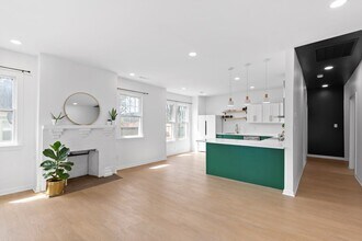 Building Photo - Charming + Modern Highland Park Home - 3 Beds, 2 Baths, Fenced Yard, + Plenty of Parking!
