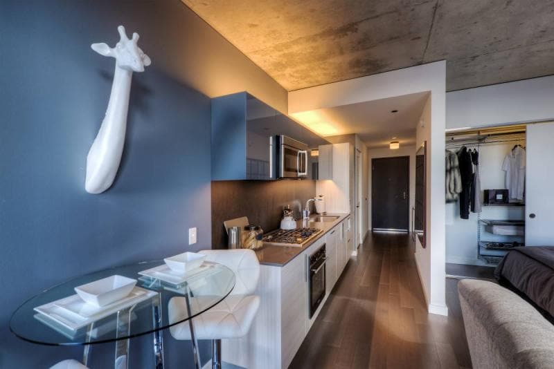 Building Photo - 745 W Division St