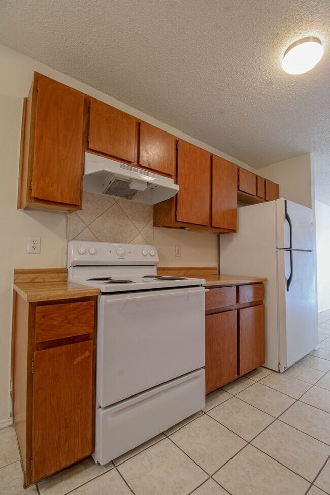 Building Photo - 6214 Ridge Glade St