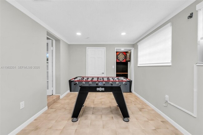 Building Photo - 21320 NE 25th Ct