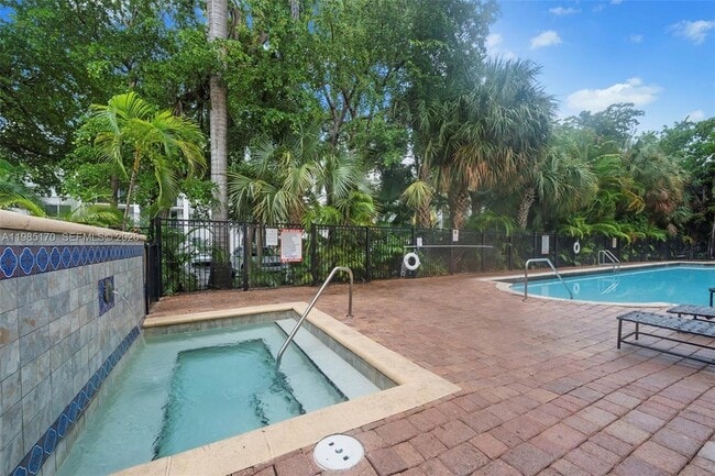 Building Photo - 17125 N Bay Rd