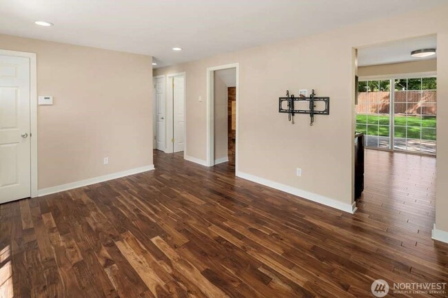 Building Photo - 4Bd/1.5Ba Kirkland House