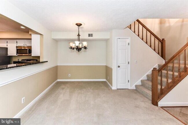 Building Photo - Expansive Loft-Style Living in a Resort-Like Community