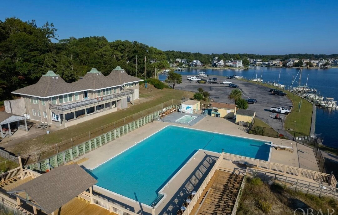 Building Photo - 305 Colington Dr