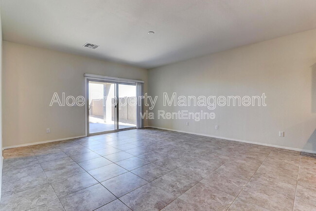 Building Photo - 1246 E Paul Dr