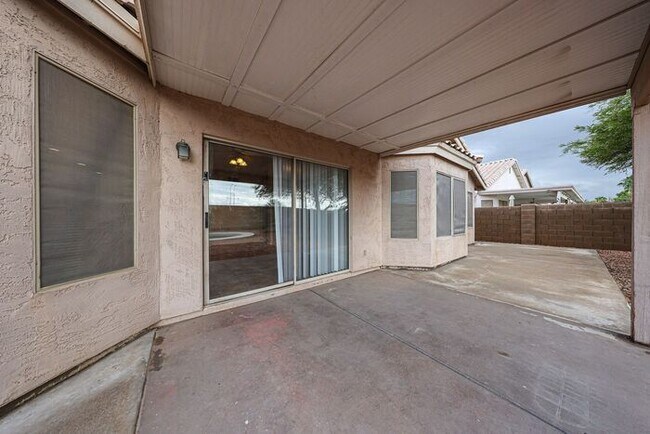 Building Photo - MOVE IN SPECIALS!! Lovely 4-bedroom, 2-bat...