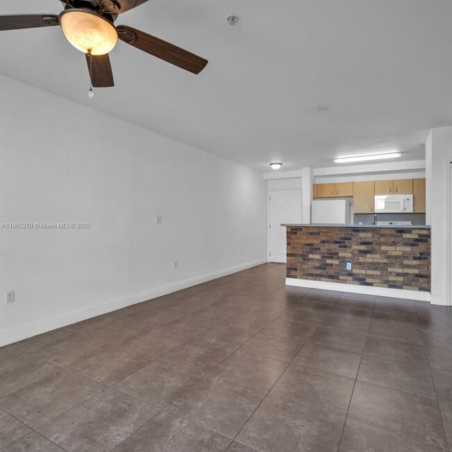 Building Photo - 2400 SW 27th Ave