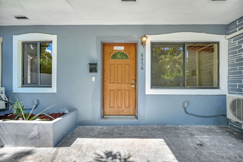 Building Photo - 6430 NE 1st Ct