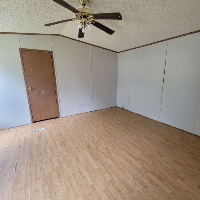 Building Photo - White Oak Properties (304 Pankey)