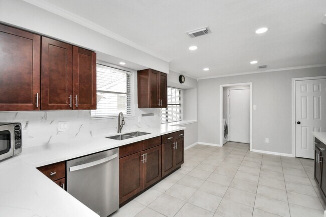 Building Photo - 315 Muirwood Ln