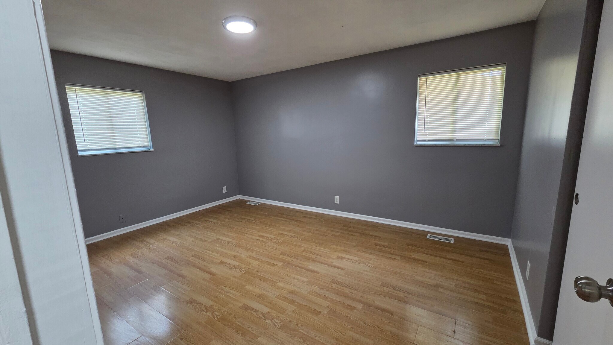 Building Photo - 1380 Catalpa Dr