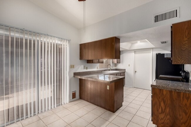 Building Photo - Location, Location, Location!