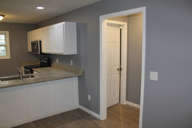 Building Photo - 165-167 Oak St