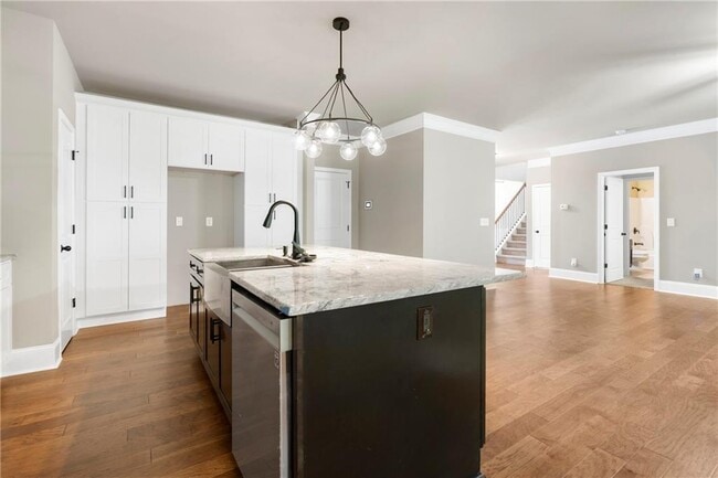 Building Photo - 5290 Clingman Ct