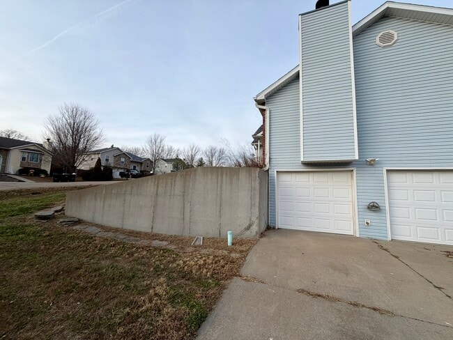 Building Photo - 571 SE 115th Rd