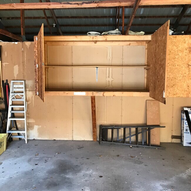 Building Photo - 509 Jenkran St Unit 6
