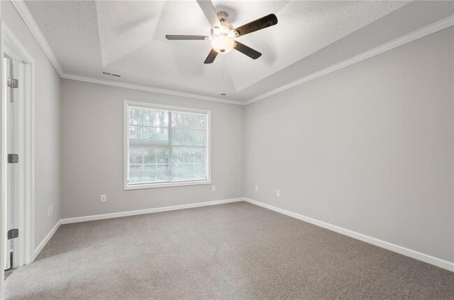 Building Photo - 298 Fallview Dr