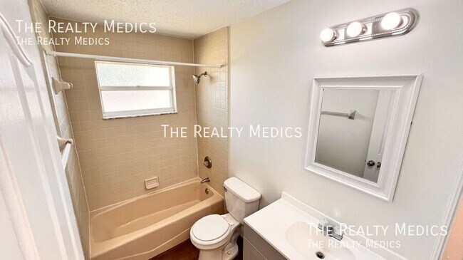 Building Photo - 23 Winding Woods Trail