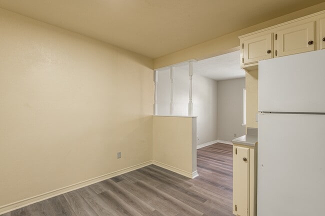 Building Photo - 1401 Ave O