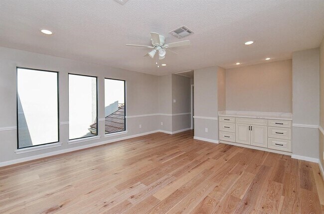 Building Photo - 15735 Tanya Cir