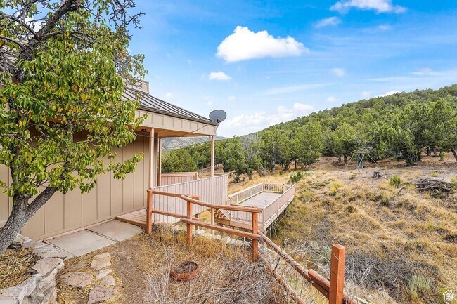 Building Photo - Scenic Mountain View Rental Minutes from Shopping & Trails!