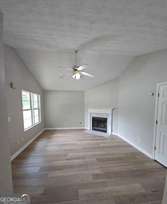Building Photo - 327 Kate Dr