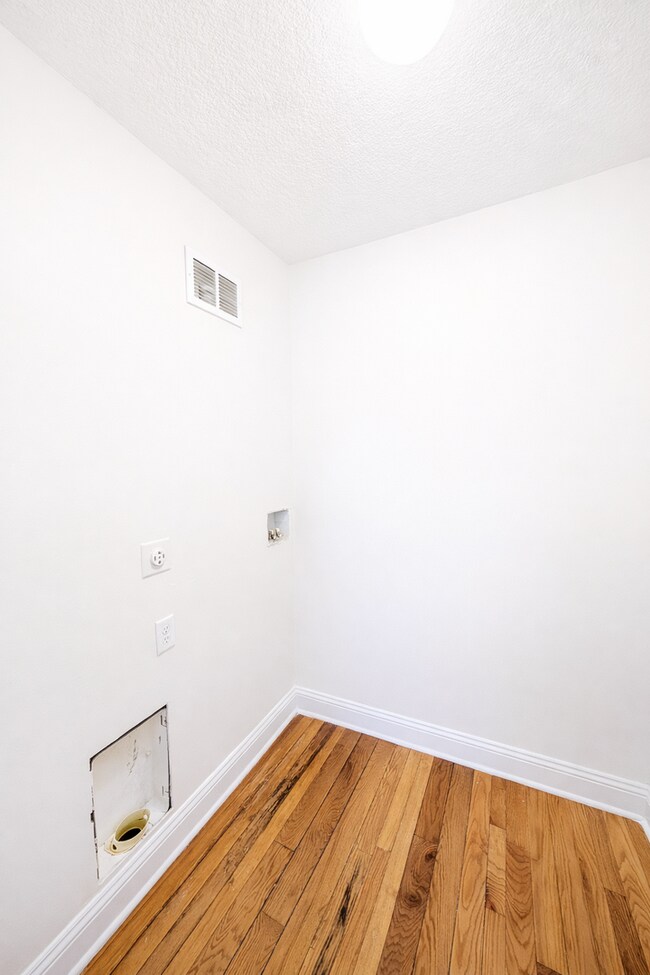 Building Photo - Downtown Asheville Rental w/ Detached Studio Apartment