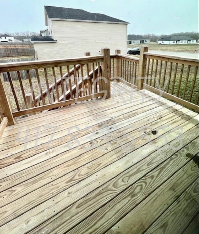 Building Photo - 800 Hoffman Hills Blvd