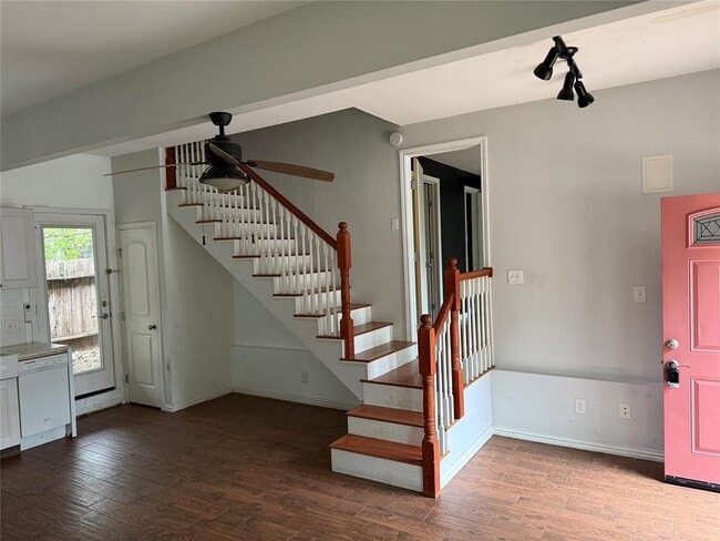 Building Photo - 1402 W 40th St