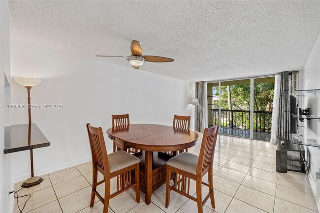 Building Photo - 10835 SW 112th Ave