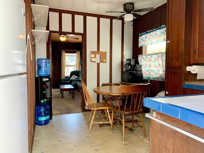 Building Photo - MISSION BEACH COTTAGE 2BD/1BA - FULLY FURN...
