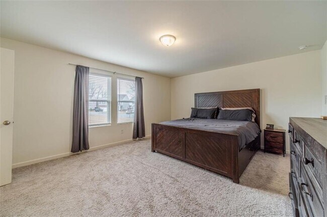 Building Photo - 222 Knightsbridge Ln