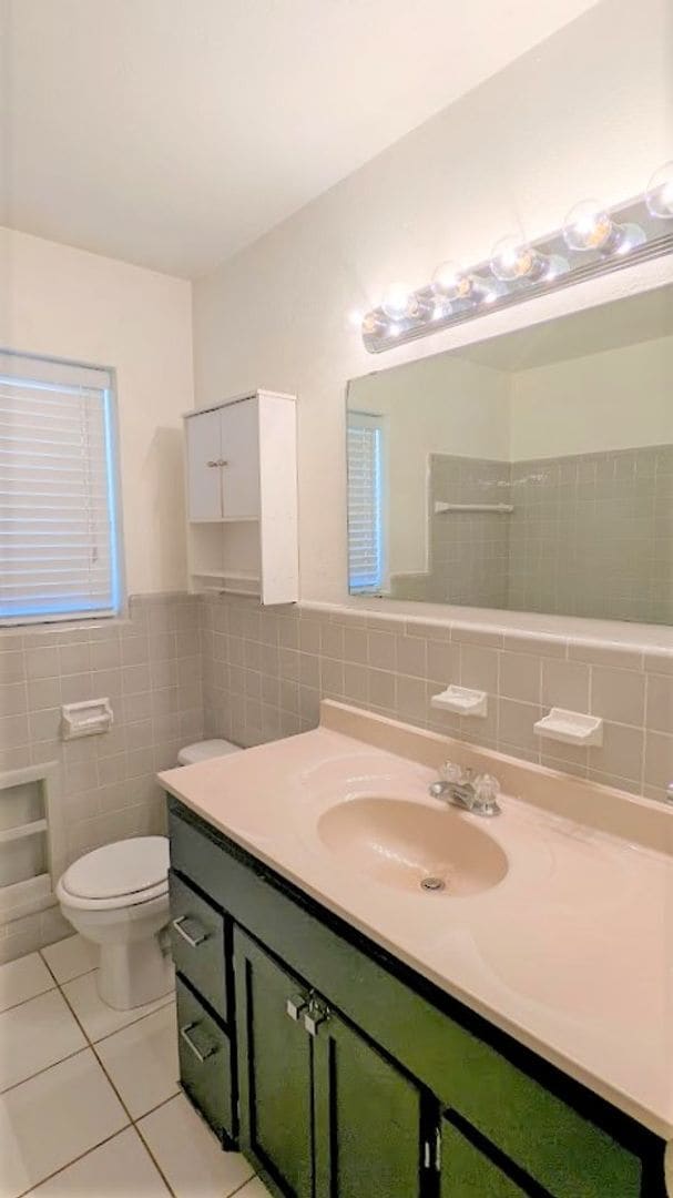 Building Photo - 3 Bed 1.5 Bath 2 Car Garage -Casady Hills ...