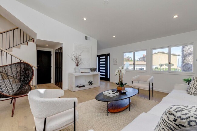 Building Photo - **3900 Paseo De Las Tortugas Torrance** Spacious 4 bedroom 3 bath with beautiful view!