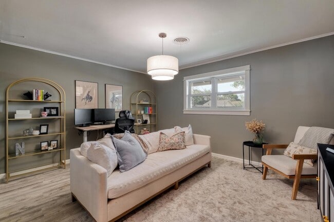 Building Photo - 2117 Gaston Pl Dr