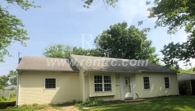 Building Photo - 903 Southmoor-
