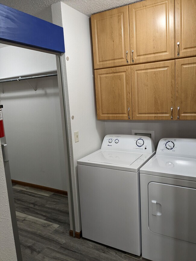 Laundry Room - 305 E Lawler Ave