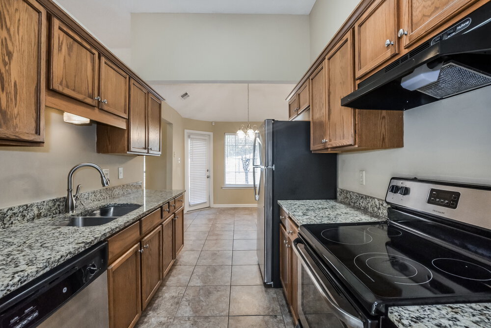 Building Photo - 5780 Lancaster Dr