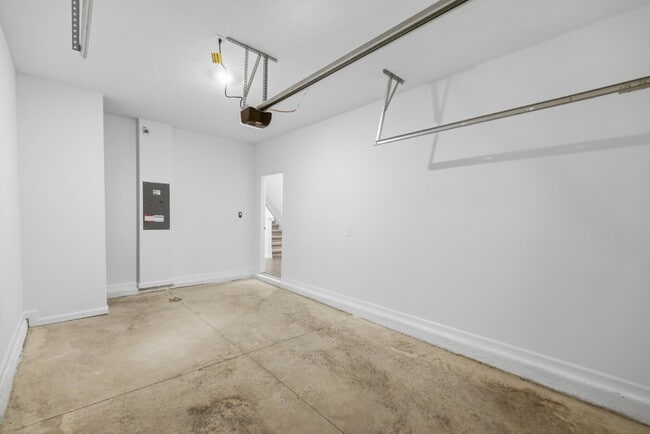 Building Photo - Available Now –NEW  Beautiful Move-In Ready Home in Ocala!