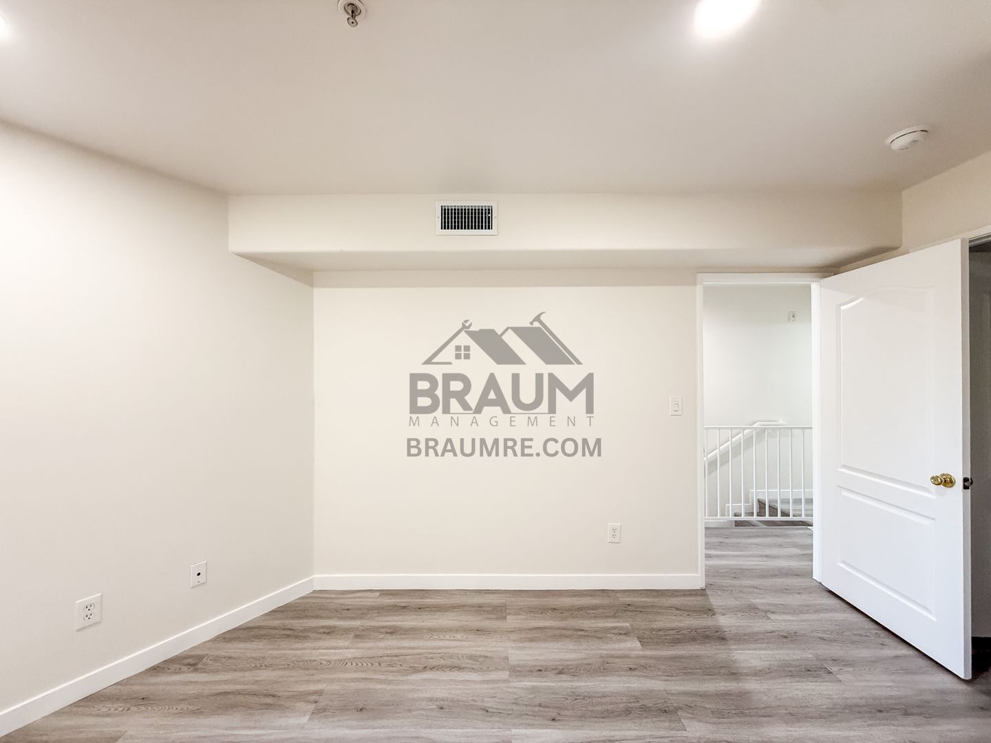 Building Photo - 7323 Winnetka Ave