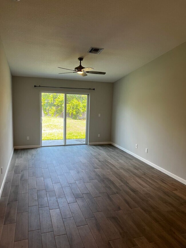 Building Photo - CHARMING 3 BEDROOM, 2 BATH HOME BUILT IN 2022 IN EAST STUART