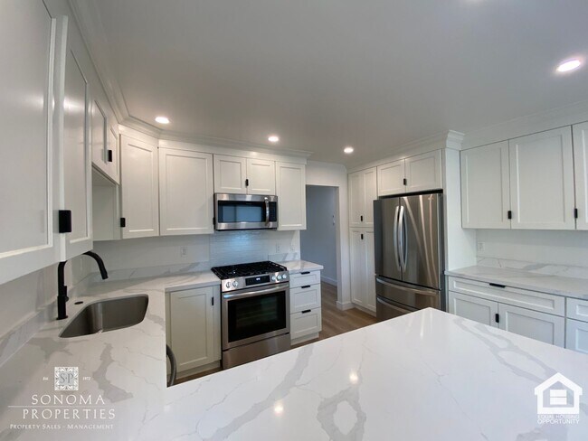 Building Photo - Modern Downstairs 2-Bedroom Unit Minutes from Sonoma Plaza