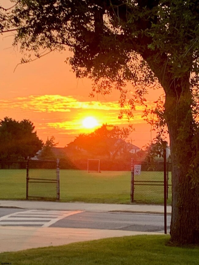 Building Photo - 200 N Essex Ave