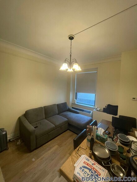 Building Photo - 62 Boylston St