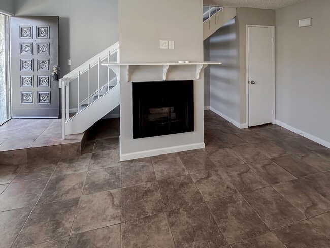 Building Photo - JUST REMODELED! Great Floor Plan! 2 Bedroom 2 Bathroom Townhome FOR RENT!