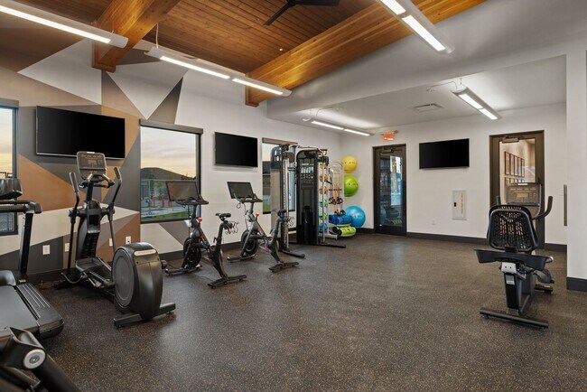 Building Photo - 6 months lease//Riverstone: Gated Communit...